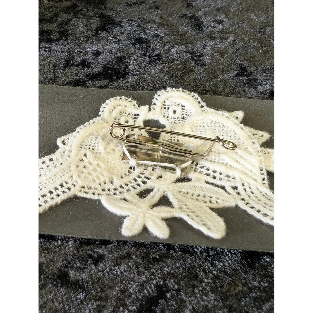 Handmade Brugge Lace Brooch White Birds Floral Belgian Bobbin Lace Pin